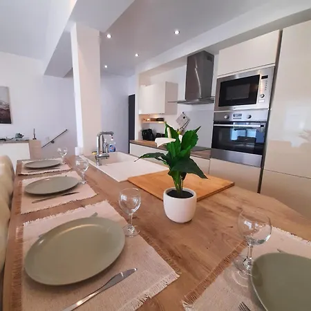 Tatil Evi Maison Cosy A - Proche & Parc Expo Arena - Clim, Garage